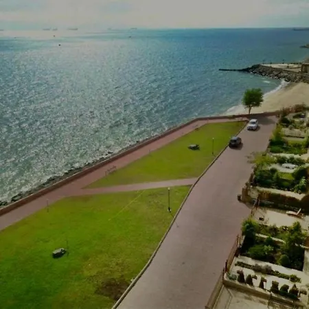 Prázdninový dům Приватний Пляж Та Релакс У Моря Без Сторонніх