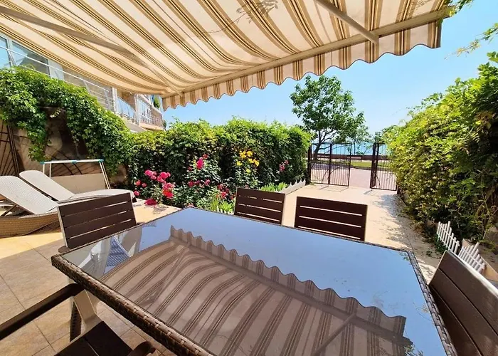 Приватний Пляж Та Релакс У Моря Без Сторонніх