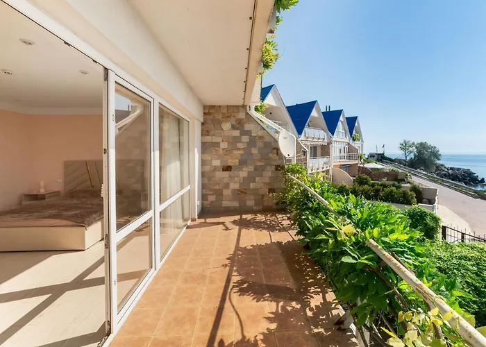 Приватний Пляж Та Релакс У Моря Без Сторонніх